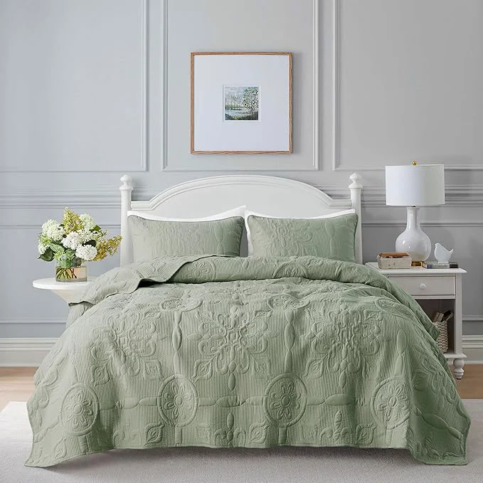 Next-Generation B2EVER Green Damask Quilt Queen Size Bedding Sets with 2 Pillow Shams Boho Bedspread Lightweight Soft Farmhouse Vintage Bohemian Coverlet Retro Jacquard Pattern Bed Cover for All Season 3 Pieces Minimalist