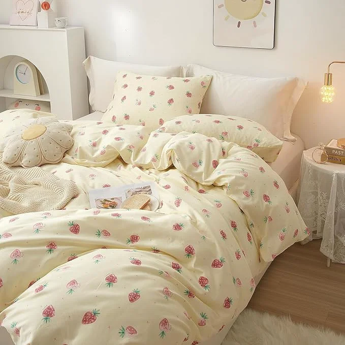 Top-Quality HighBuy Queen Comforter Set for Girls Kids Strawberry Bedding Sets Beige Kawaii Comforter Bed Set for Teens Boys 3 Piece Bedding Comforter Set 1 Queen Comforter 2 Pillowcases Original