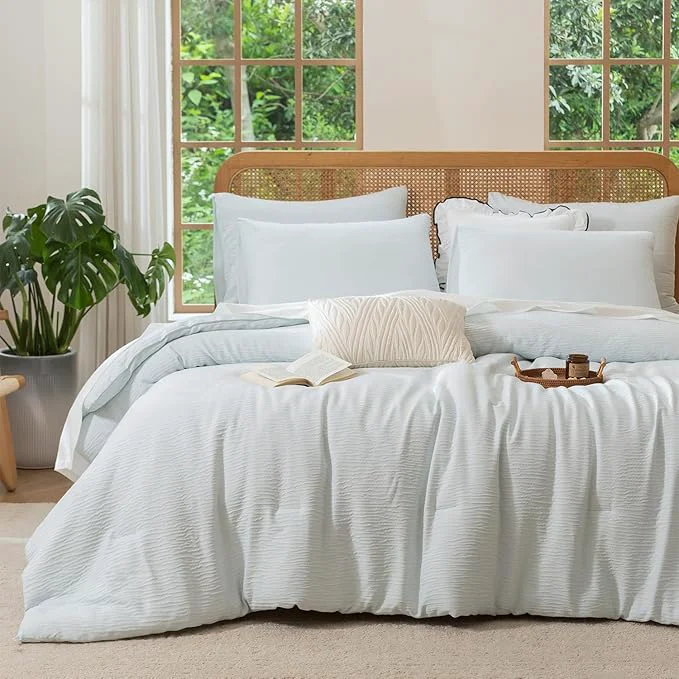 High-Performance Queen Comforter Set Glacier Blue 3 Pieces Double-Layer Crinkle Gauze Soft Bedding for All-Season Lightweight Warmth with 2 Pillowcases User-Friendly