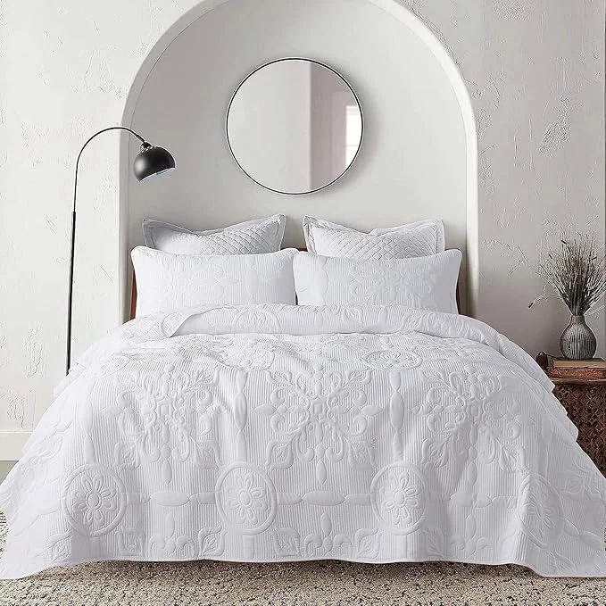 Elite White Damask Quilt California Cal King Size Bedding Sets with 2 Pillow Shams Oversized Boho Bedspread Lightweight Soft Farmhouse Vintage Coverlet Jacquard Pattern Bed Cover for All Season 3 Pieces Elegant