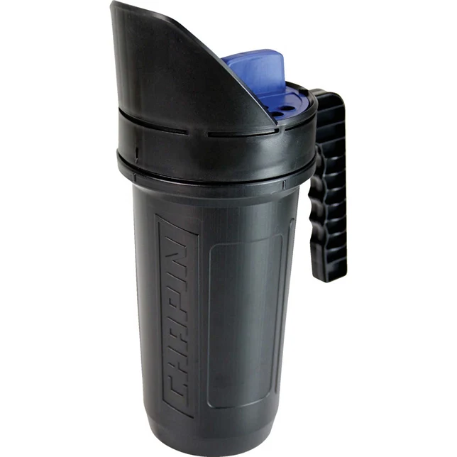 Consistent Chapin Handheld Salt-Seed-Fertilizer Spreader Shaker 64 oz. Flexible