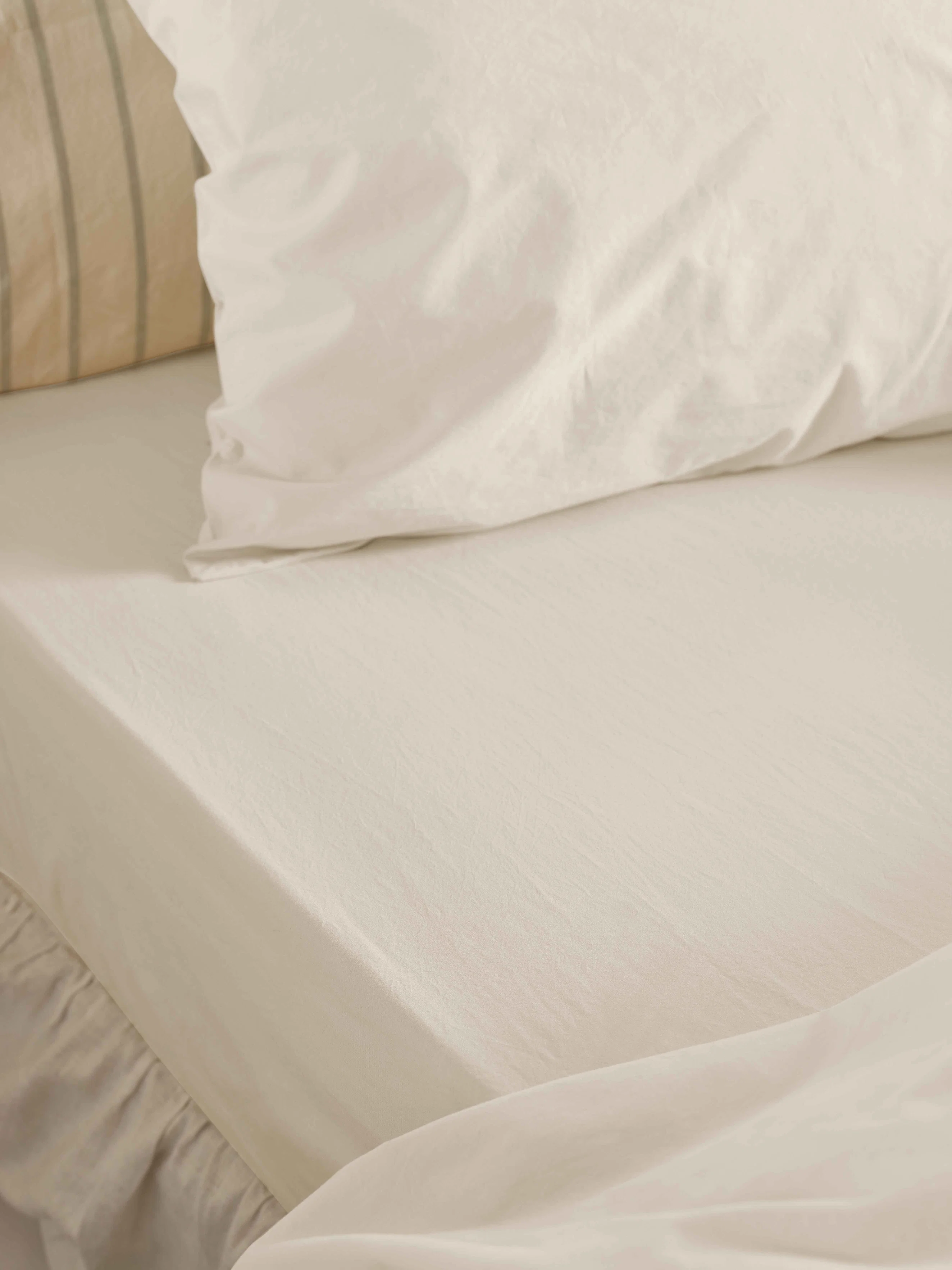 Proven Mindful Cream Washed Cotton Percale Fitted Sheet Top-Quality