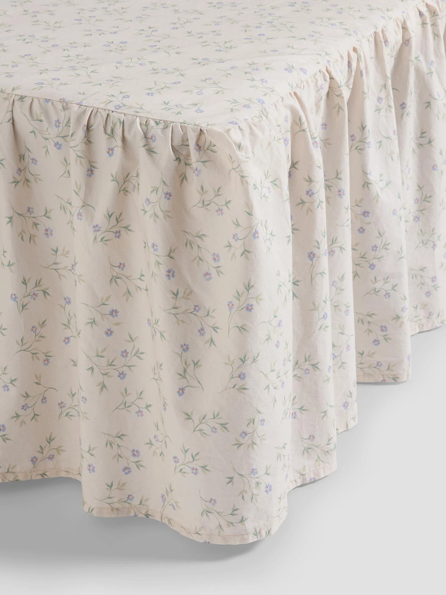 Soft Cream Spring Sprig Cotton Valance Clean