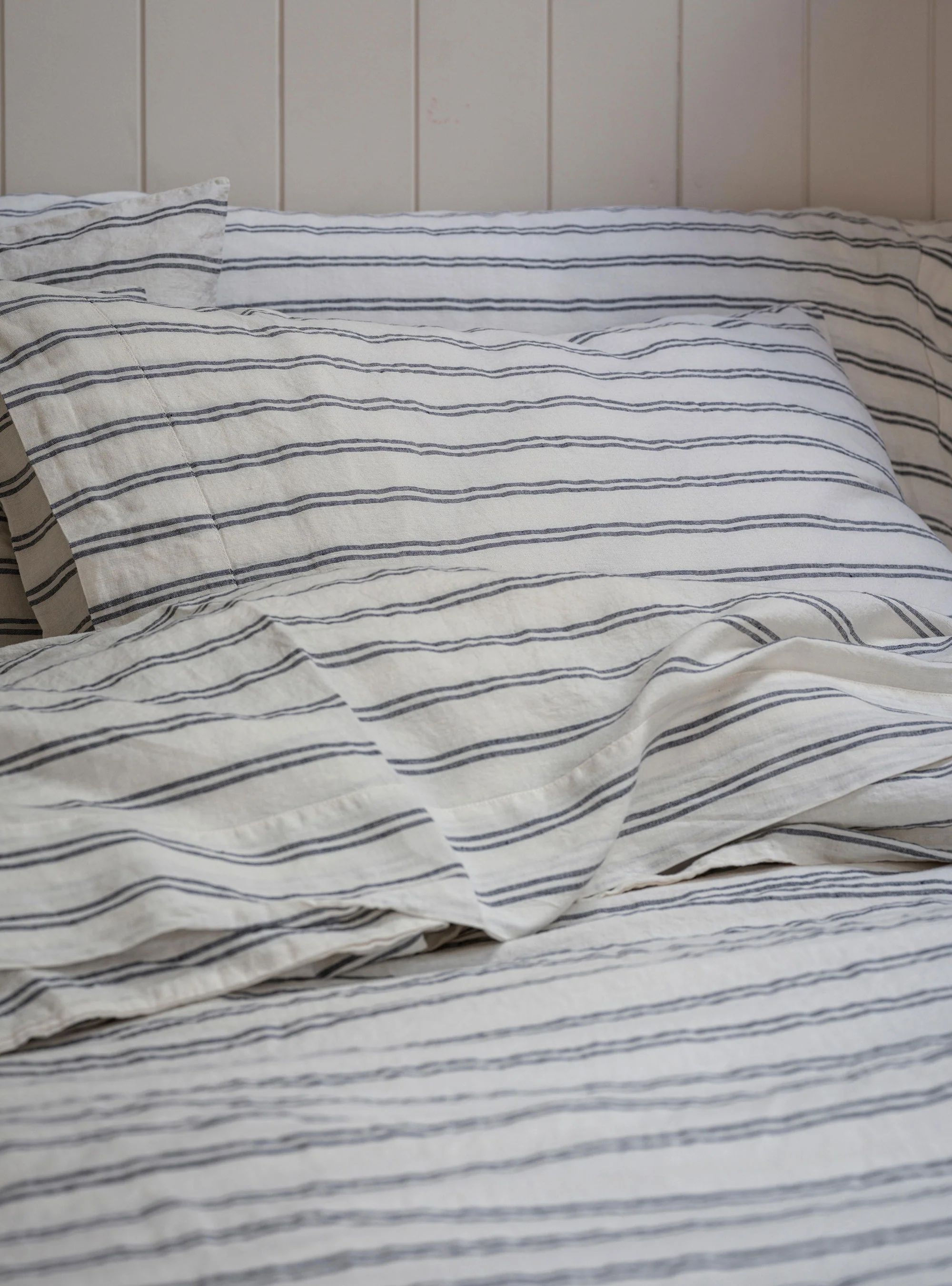 Smooth Ivory Kemptown Stripe Linen Pillowcase Pair Artisan