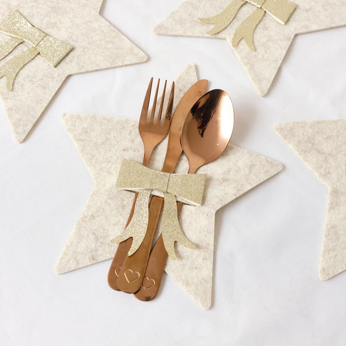 Original Set Of 4 Beige Star Shaped Felt Cutlery Holders with Champagne Gold Bow Trusted