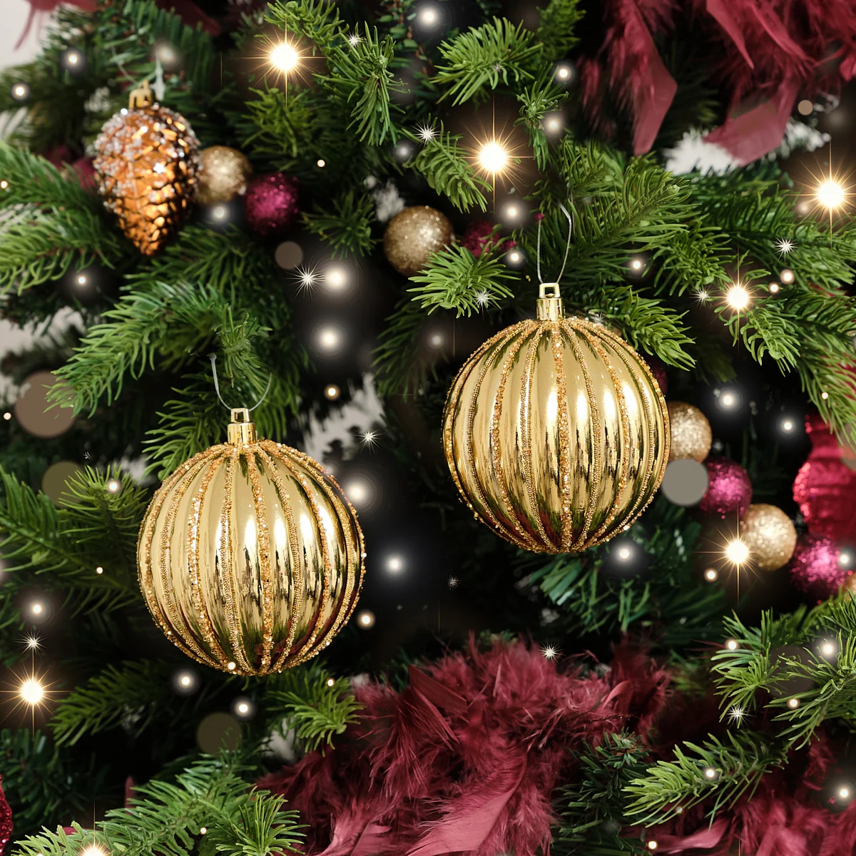 High-Quality Set of 2 Gold Glitter Striped Reeded Hanging Bauble Decorations - 8cm Natural