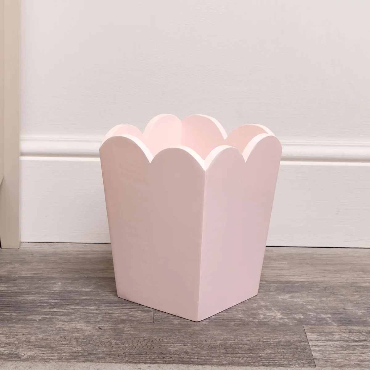 Recyclable Pink Wooden Scalloped Edge Waste Paper Bin Crafted
