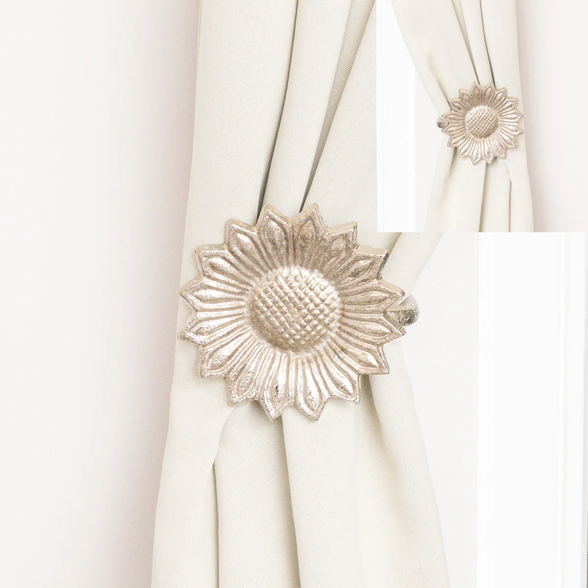 Premium Set of 2 Silver Metal Sunflower Wall Mounted Tie Backs Casual