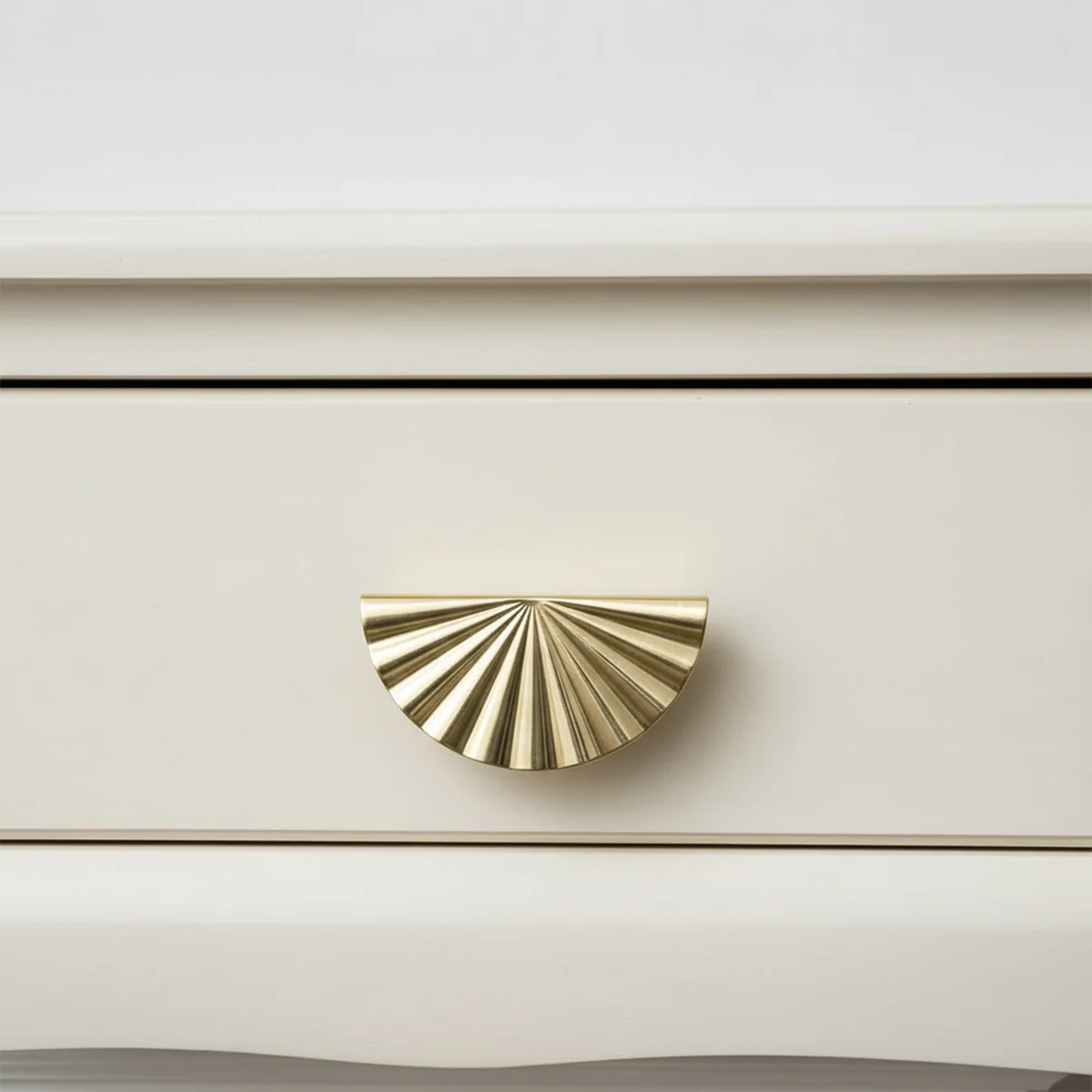 Detailed Metal Gold Scalloped Fan Drawer Handles Sustainable