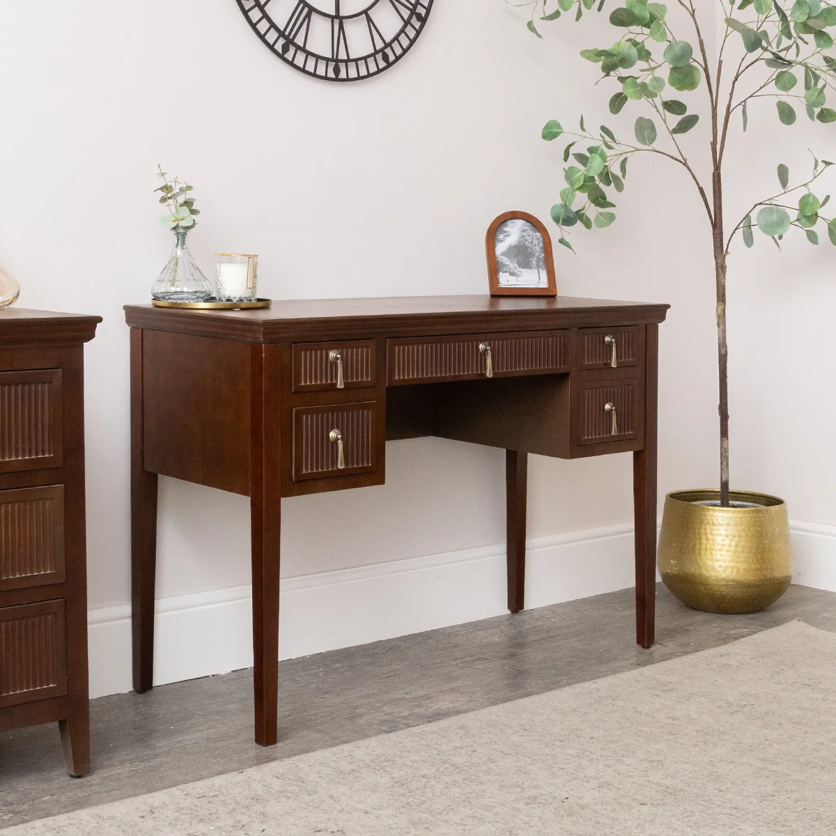 Efficient Dark Wood Reeded Dressing Table - Georgian Range Environmentally Friendly