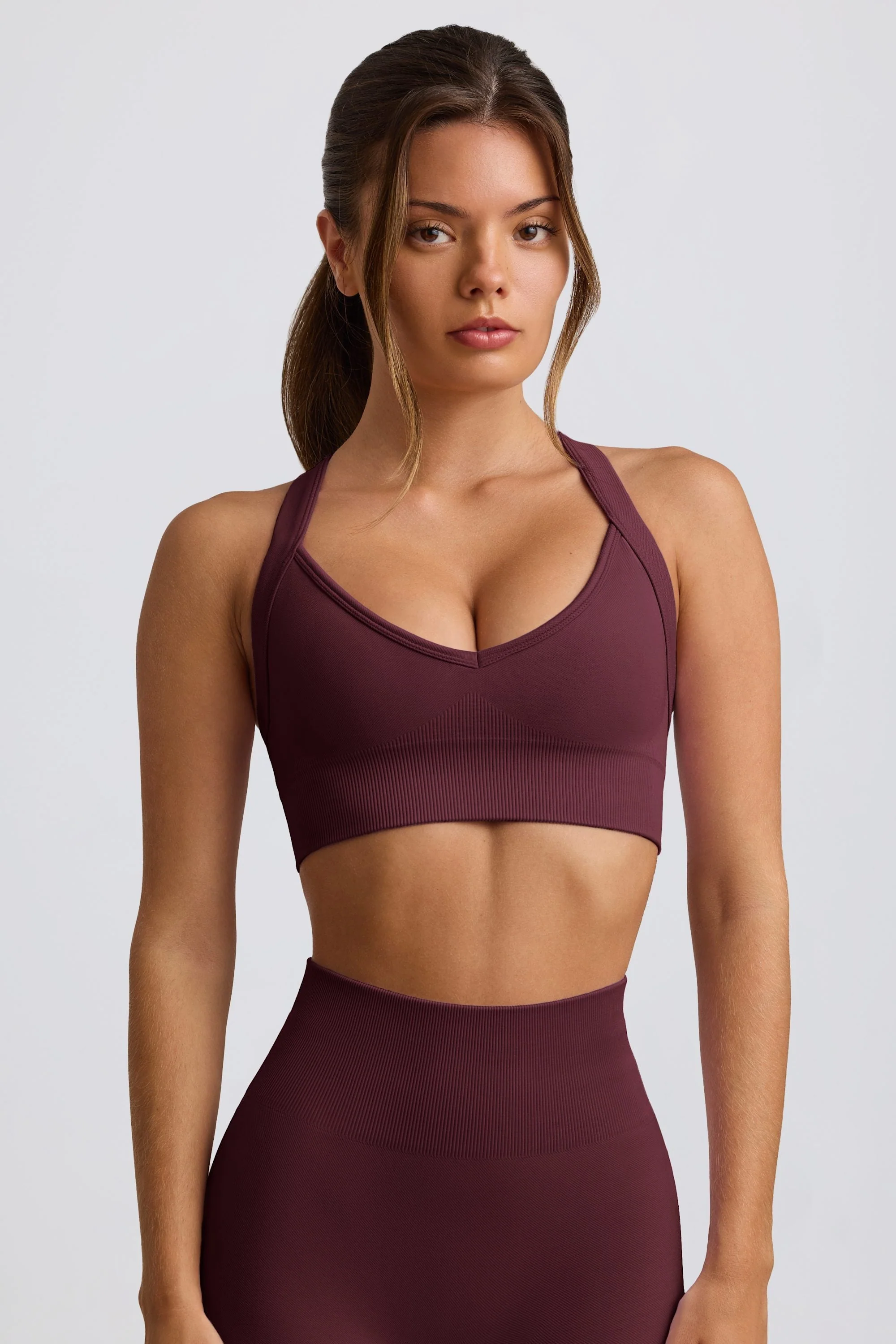 Outstanding Super Sculpt Seamless Crossback Sports Bra in Burgundy Stylish