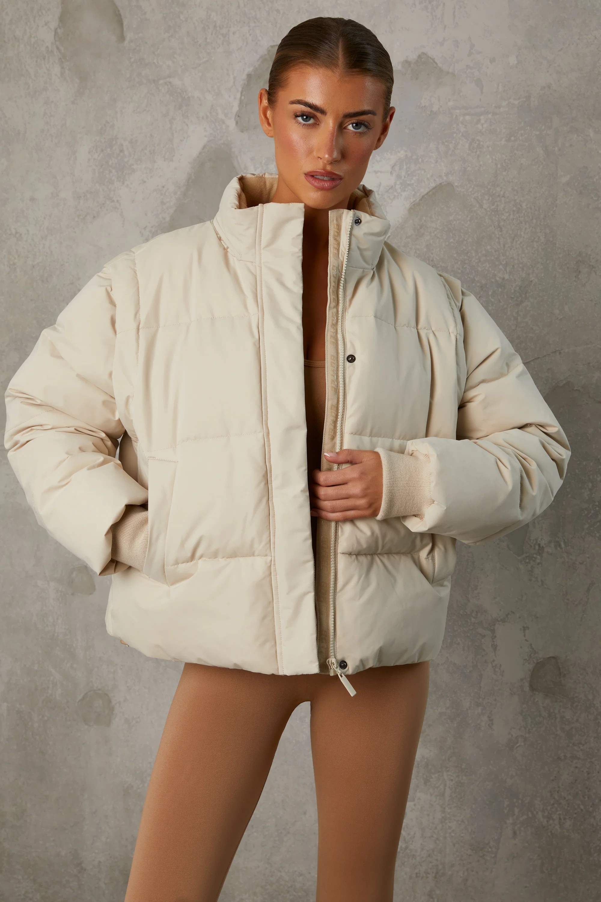 Excellent Cropped Puffer Jacket with Detachable Sleeves in Sand Minimalist