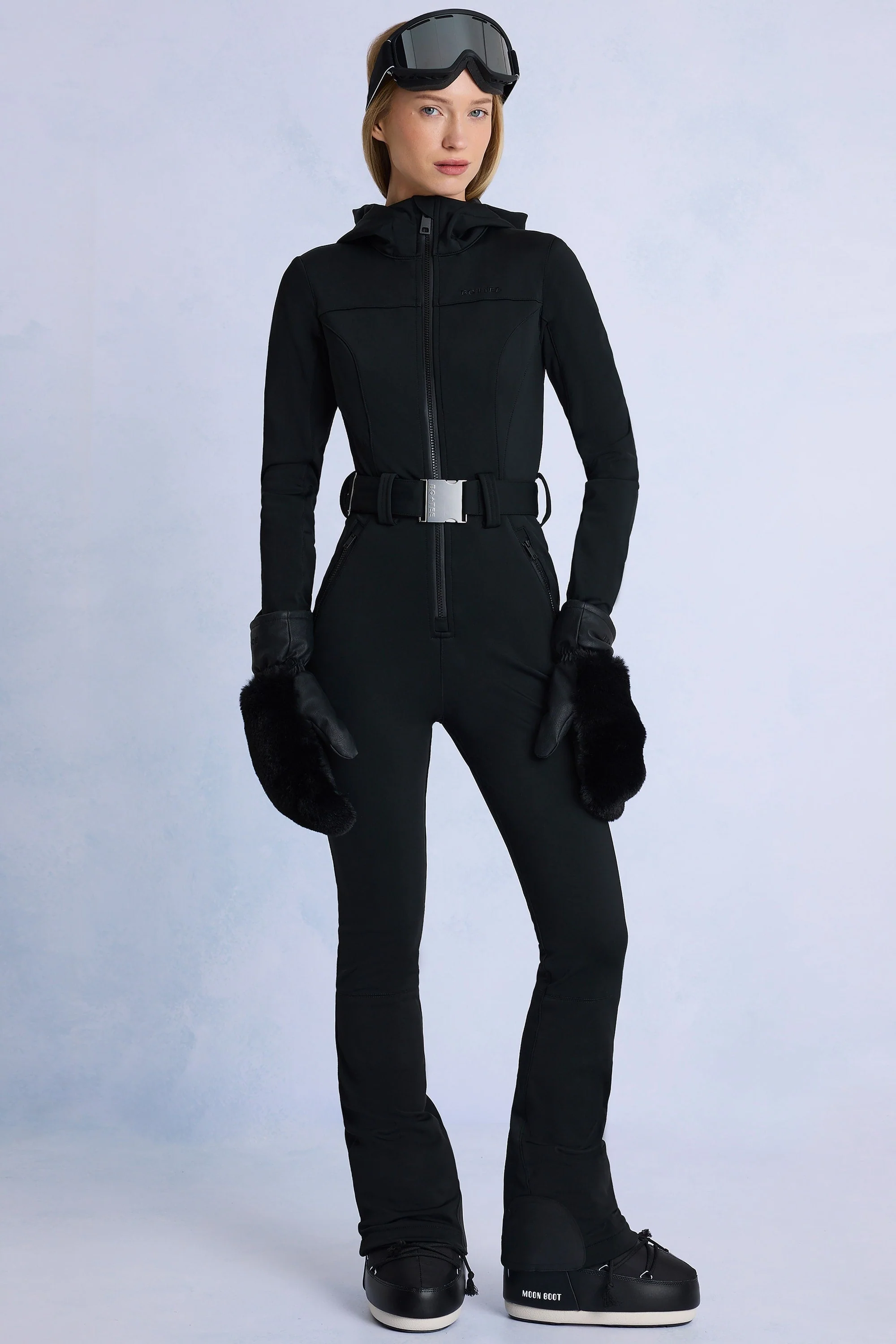 Comfortable Waterproof Hooded Fitted Ski Suit in Black Outstanding