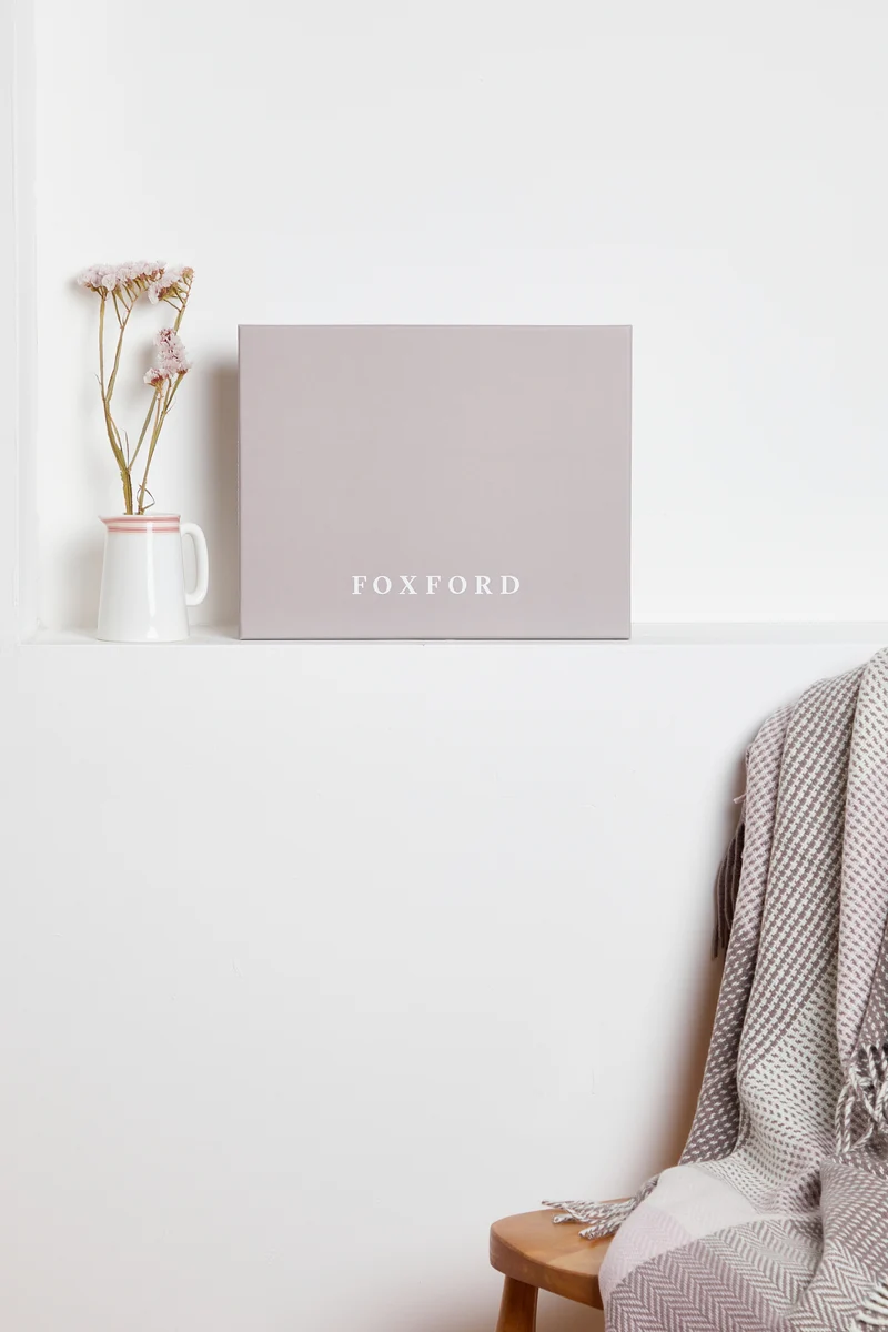 Classic Foxford Scarf Gift Box Minimalist