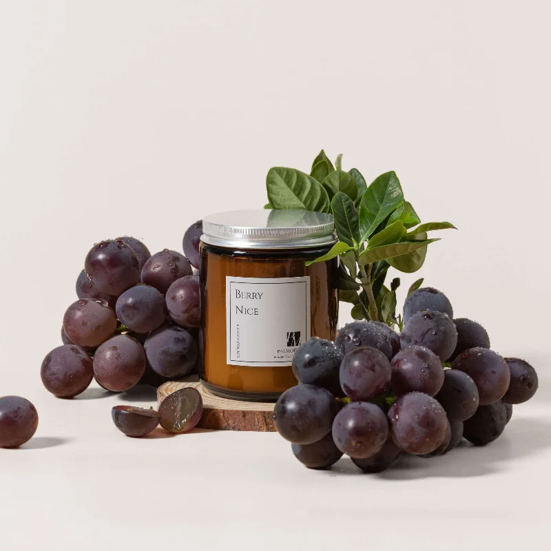 Minimalist Berry Wax Candle User-Friendly