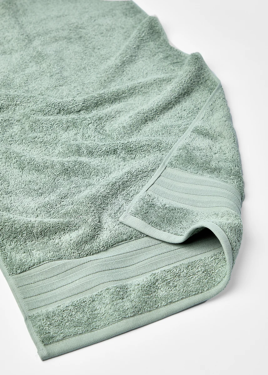 Versatile Foxford Luxury Cotton Bath Towel - Eucalyptus Durable