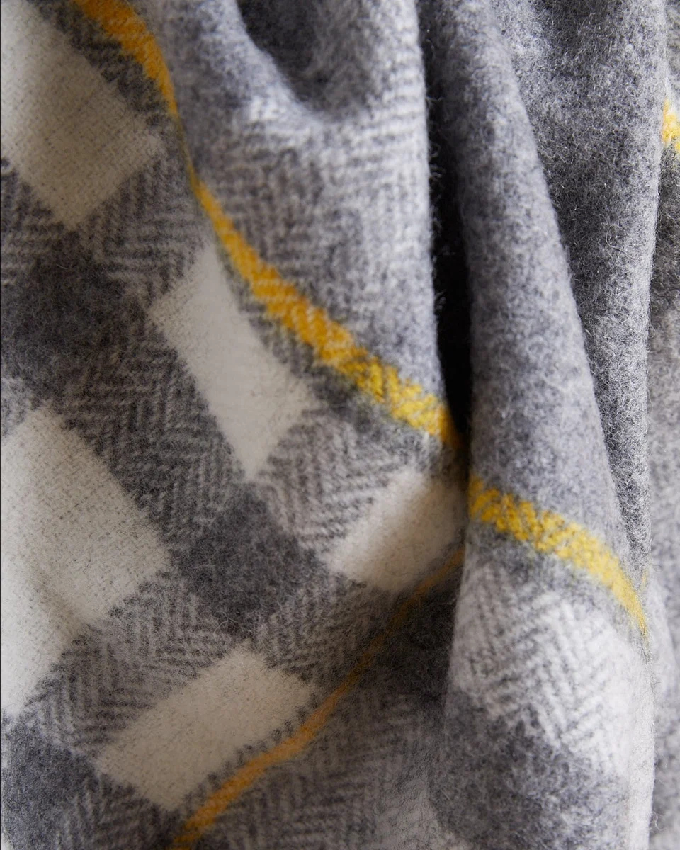 Recyclable Foxford Liath Lambswool Comfort Throw Natural