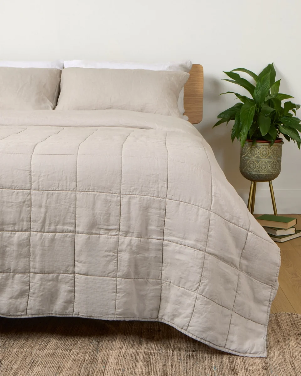 Fine Crafted Foxford Nacre Linen Quilt Breathable