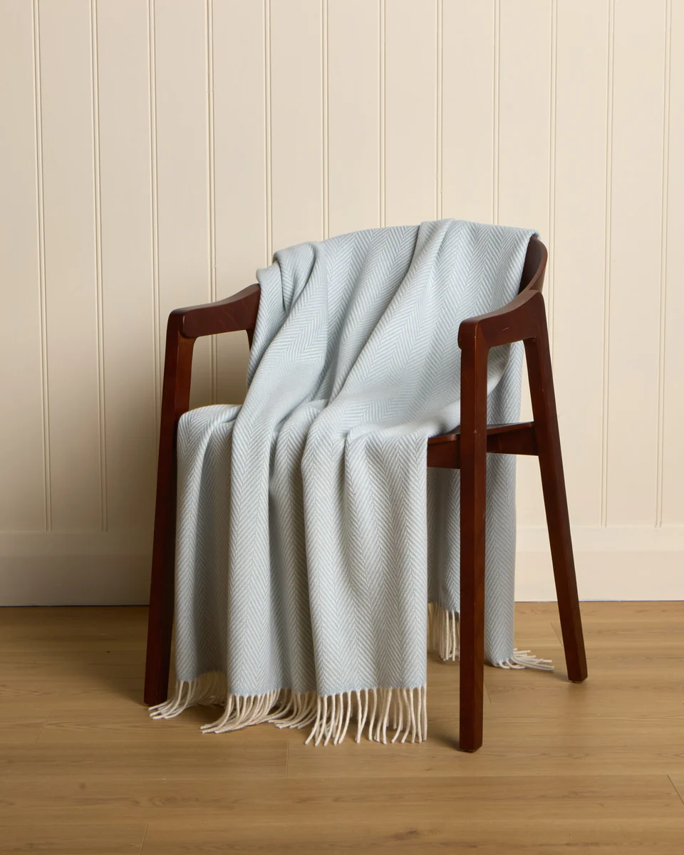 Contemporary Foxford Rían Cashmere and Lambswool Throw Eco-Friendly