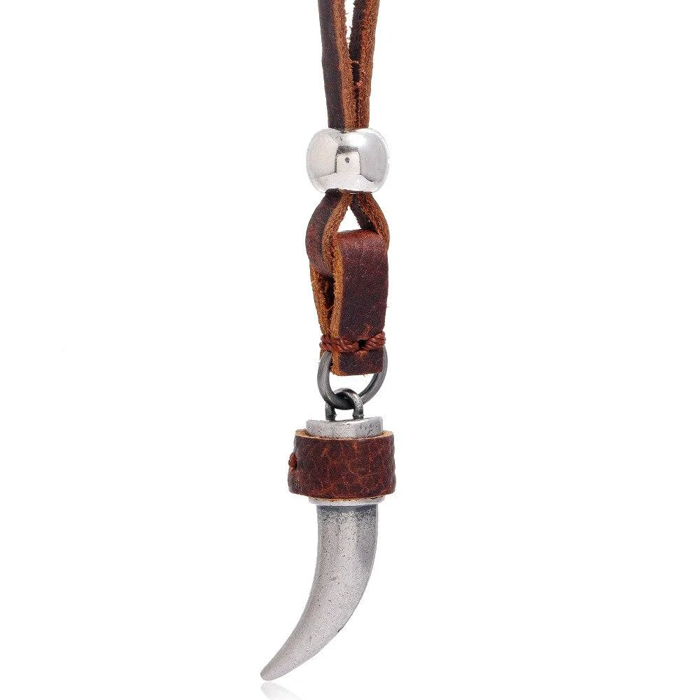 Specialty Collar colgante de piel de vaca con dientes de lobo Premium