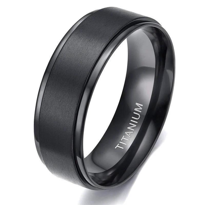 Versatile Anillo de titanio negro cepillado Unique